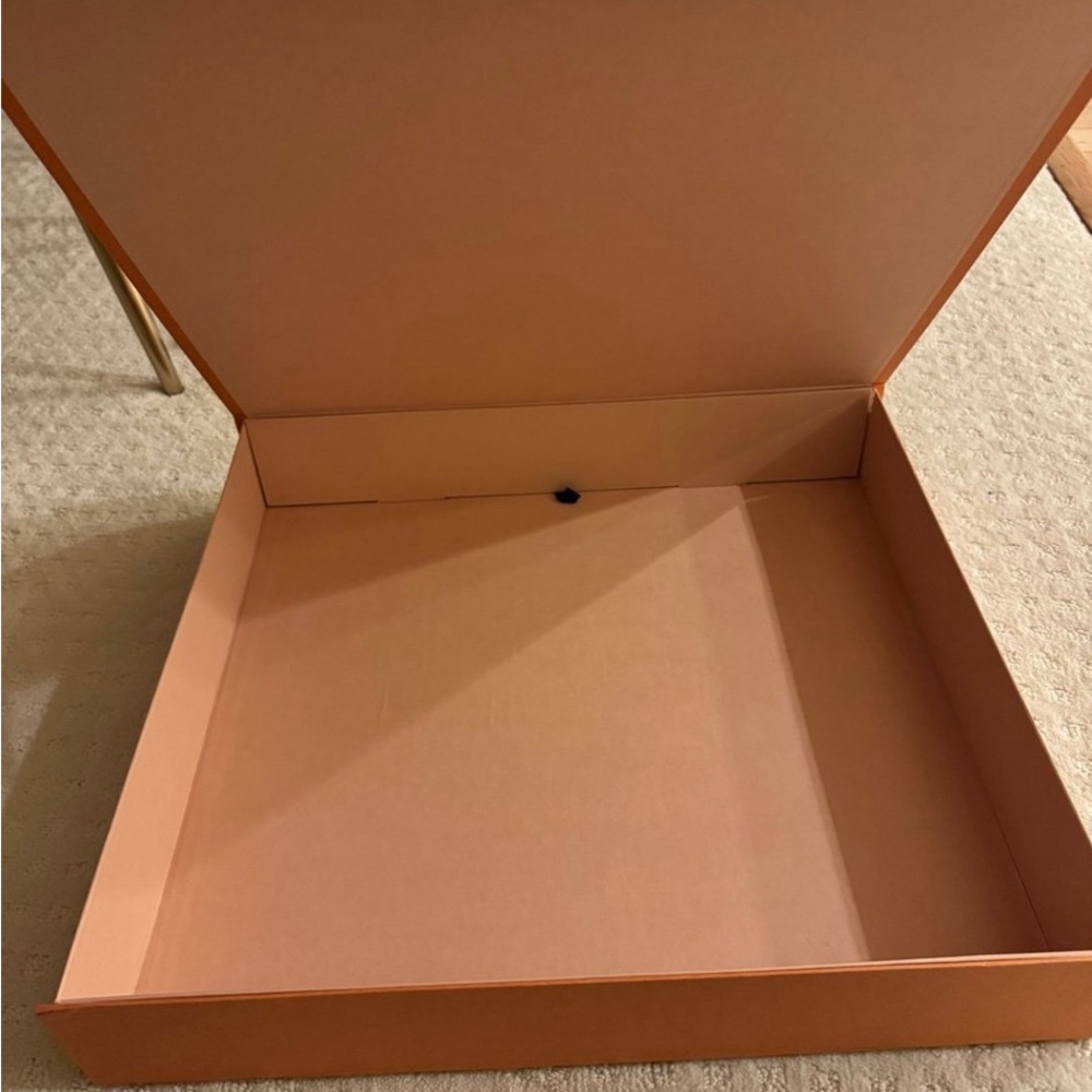 Louis Vuitton Peach Box